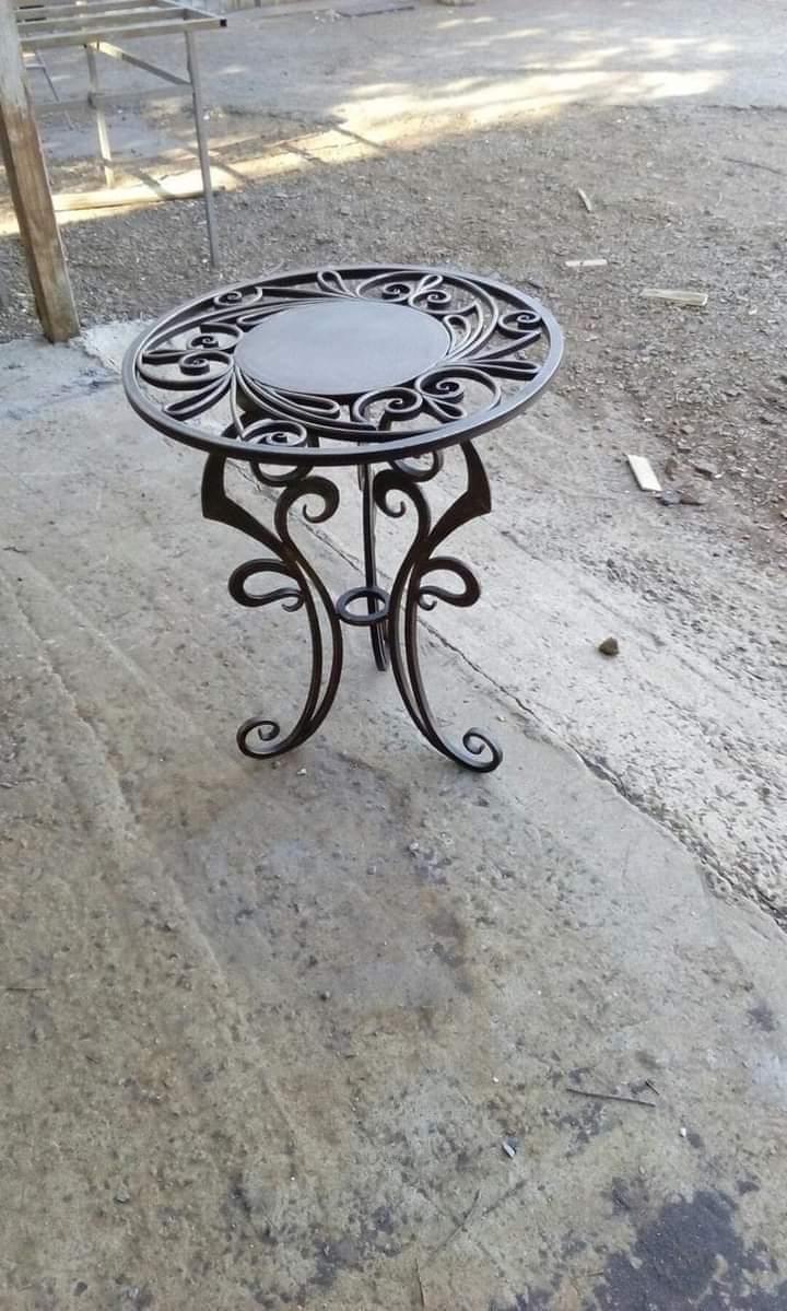 قسم الأثاث المعدني